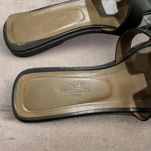 Hermes Oran Black Leather Slide Sandals - Picture 4 of 7